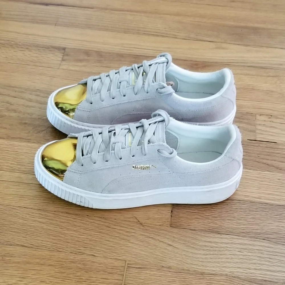 Like new!- Puma Platform Suede Sneaker - Picture 2 of 7